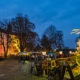 Schlossweihnacht im Wasserschloss Podelwitz Schlossweihnacht im Wasserschloss Podelwitz mit Pyramide