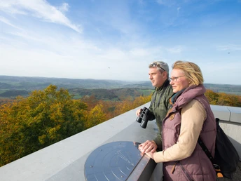 Alheimer Turm Aussichtsplatform mit Menschen Urheber EMF Fotograf Stefan Bochenek