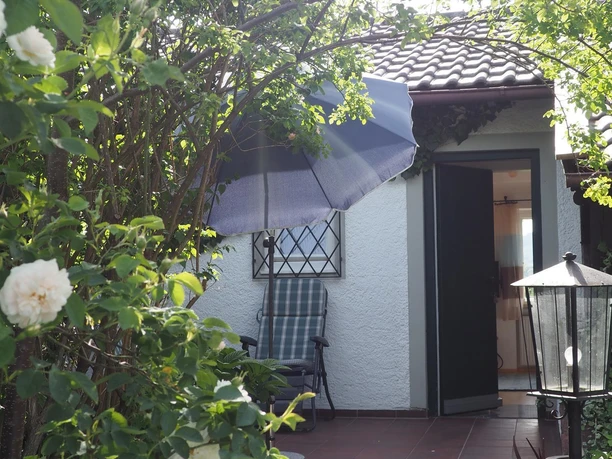 Eingang mit Terrasse