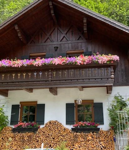 IMGHausansicht_Sommer