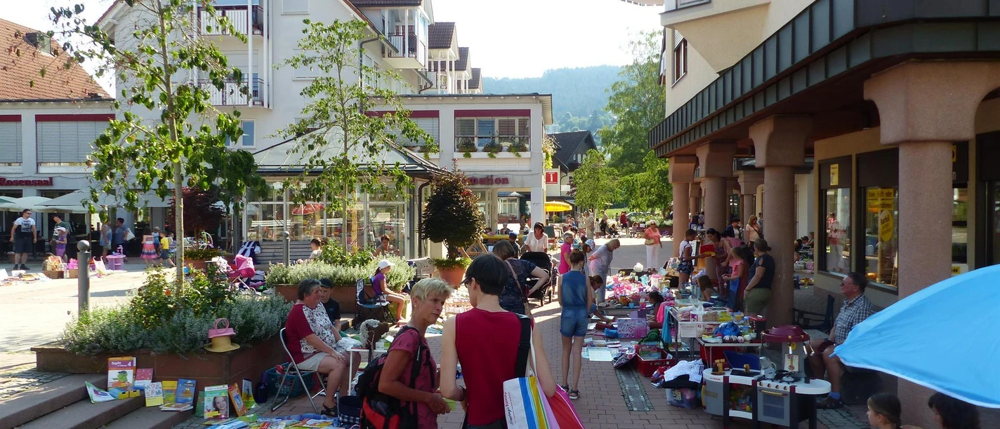 Flohmarkt für Kinder auf dem Rosenplatz