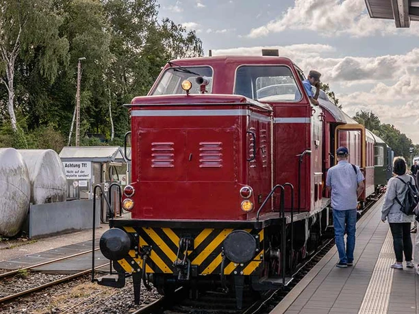 Der HEIDE EXPRESS im Bahnhof Soltau HEIDE EXPRESS im Bahnhof Soltau
