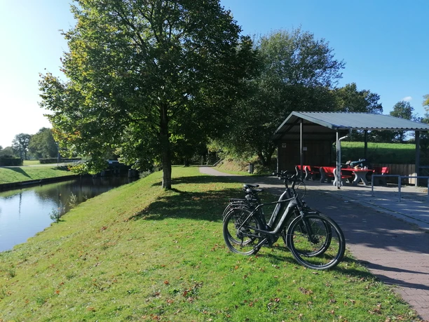 Rastplatz Schleuse Wiesens Aurich