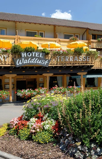 Stammhaus_Frontal_9286_XXL