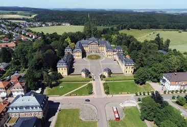 Bad Arolsen - Residenzschloss Arolsen von oben
