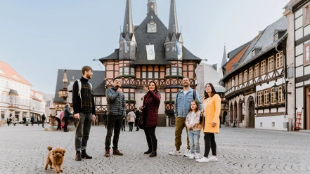 marktplatz_rathaus_familie_stadtfuehrung marktplatz_rathaus_familie_stadtfuehrung