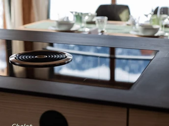 Hochwertige abgestimmte Küchenausstattung, Oberamm