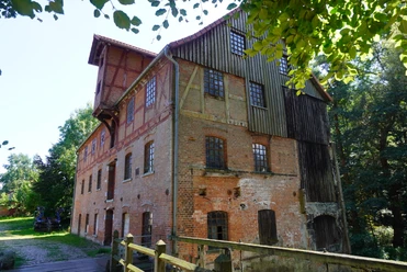 Eitzer Mühle Historische Backsteinmühle umgeben von Natur in zentraler Niedersachsen-Lage bei Eitzer.