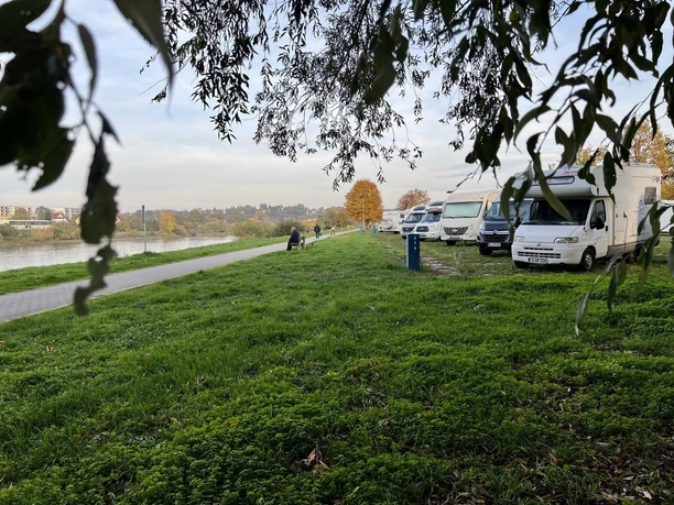 Wasserplatz Pirna direkt am Elberadwweg