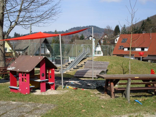 SP Wolfsmatt Rutsche Himmelsliege Spielhaus klein 2021