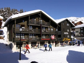 Hotel Pizzeria Restaurant Ansicht Winter