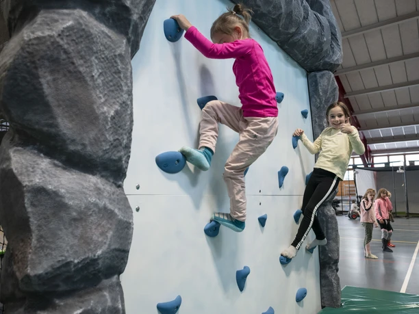 Gletschiland Sportzentrum Bachtla auf der Bettmeralp / Aletsch Arena Gletschiland Sportzentrum Bachtla auf der Bettmeralp / Aletsch Arena