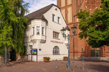 District Museum in Bitterfeld@Uwe Weigel, CC BY-SA, World Heritage Region Anhalt Dessau Wittenberg IMG Sachsen-Anhalt mbH.jpg