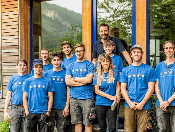 Schreinerei Perren_team.jpg