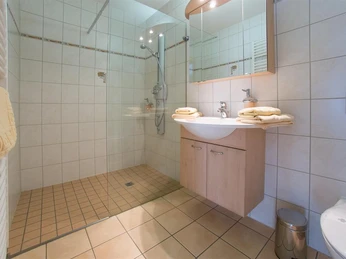 Badezimmer mit Wellness-Dusche