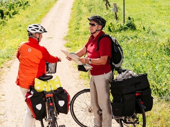 Radfahrer-auf-der-Alten-Salzstraße Radfahrer-auf-der-Alten-Salzstraße