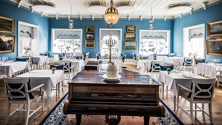 Dyvig-Badehotel-restaurant-blue