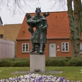 Statue-Svend_Grathe