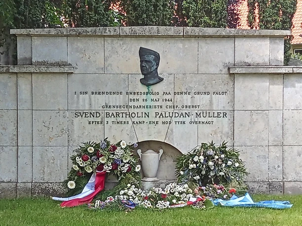 Mindemur-for-Paludan-Müller-i-Gråsten