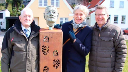A.P.Hansen-statue-indvies