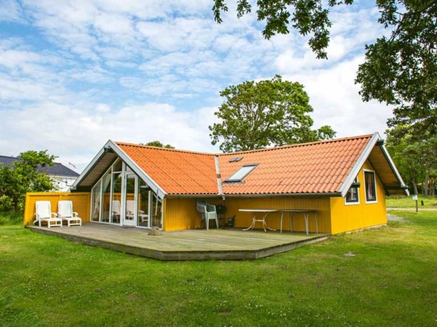 SønderbyStrandCamping-Feriehus-gul SønderbyStrandCamping-Feriehus-gul