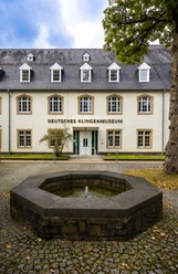 Deutsches Klingenmuseum Solingen Fassade des Deutschen Klingenmuseums