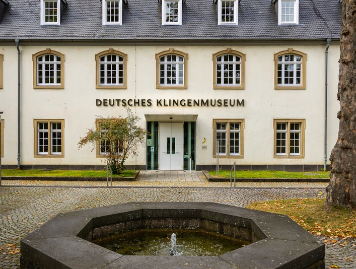 Deutsches Klingenmuseum Solingen Fassade des Deutschen Klingenmuseums