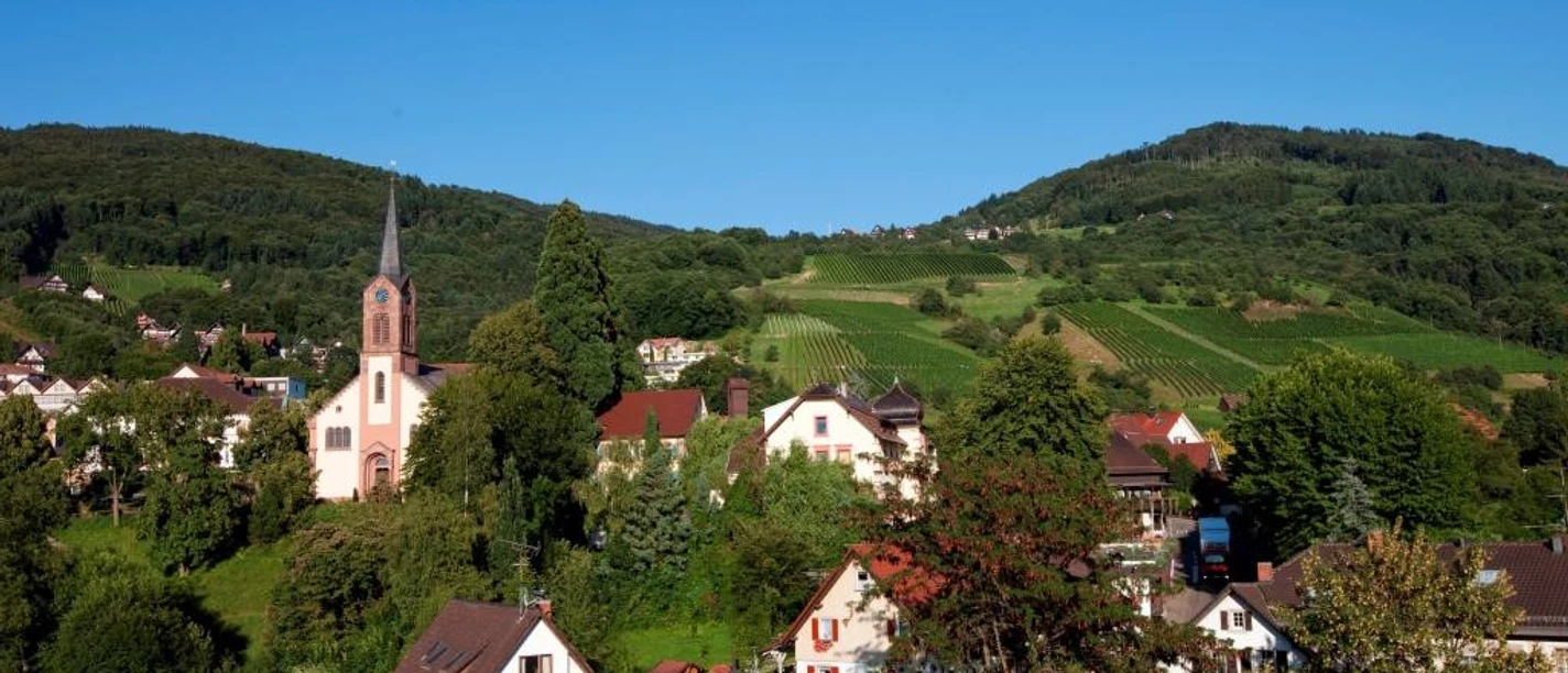 Ortsbild_Kirche_SWB_Sommer