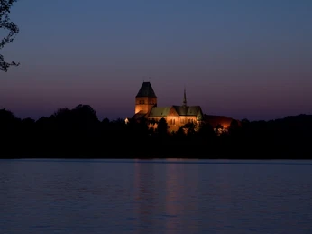 Der Ratzeburger Dom bei Nacht, Jens Butz.jpg