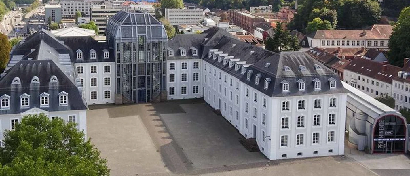 Luftbild Schlossplatz mit Historischem Museum Saar