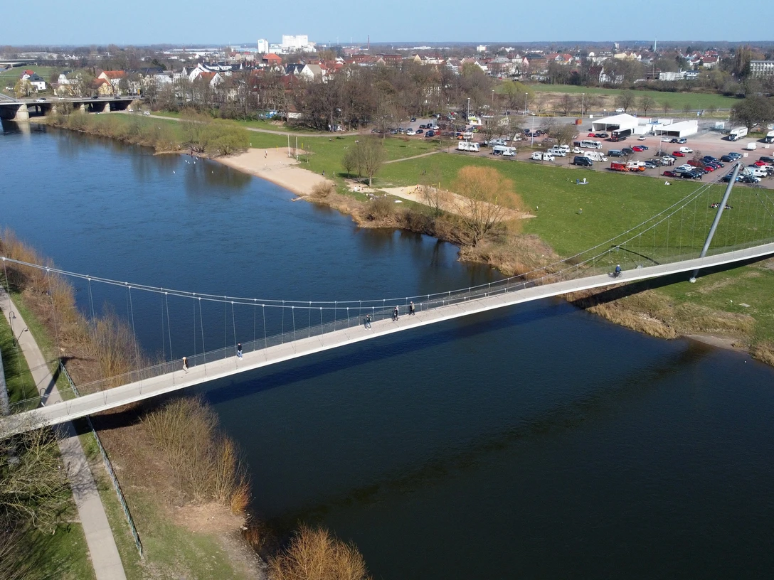 fußgängerbrücke_4.JPG Das Bild zeigt die Fußgängerbrücke