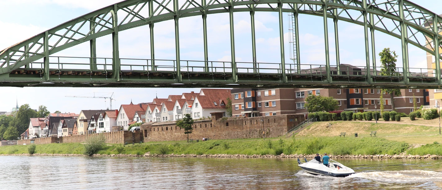 Das Bild zeigt die Kreisbahnbrücke