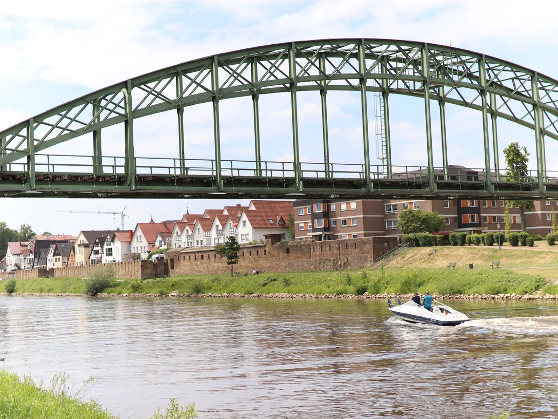 kreisbahnbrücke_1.JPG Das Bild zeigt die Kreisbahnbrücke