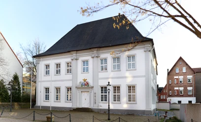 Das Bild zeigt das Haus Huss