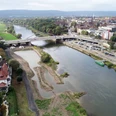 Minden - Weserbrücke.JPG Das Bild zeigt das Wesertor und die Mindener Innenstadt von oben.