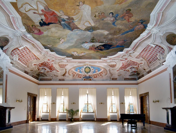 Festsaal im Jagdhaus Kössern