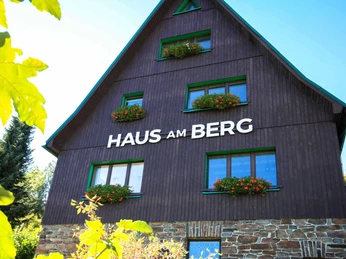 Ruhige Lage oberhalb des Ortes