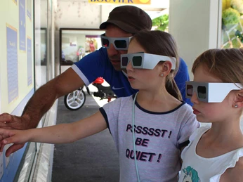 ludotrail-spiez-familie-raetsel-3d-brille.jpg