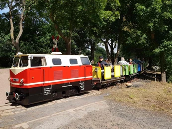 Parkeisenbahn Vatterode - Bahnübergang Parkeisenbahn Vatterode - Bahnübergang