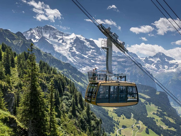 luftseilbahn-wengen-maennlichen-sommer-gondel-bergpanorama.jpg