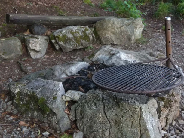 grillstelle-schwerzgaden-iseltwald-1.jpg