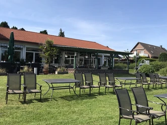Außenbereich des Skipper-Treffs