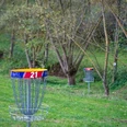 2022 Breuna disc golf koerbe auf Wiese ccbyNPH TSV Breuna