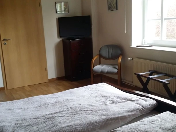 Kukuk7_web.jpg Schlafzimmer 1