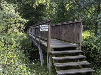 Gänsesteg über die Antreff als Station 19 am KuKuKsweg