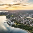 Seepromenade am Markkleeberger See - Leipziger Neuseenland Blick aus der Luft auf das Ufer des Markkleeberger Sees, Leipziger Neuseenland, Wasser