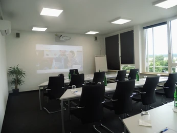 Konferenzraum in parlamentarischer Bestuhlung