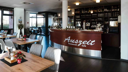 Auszeit Gastraum und Theke