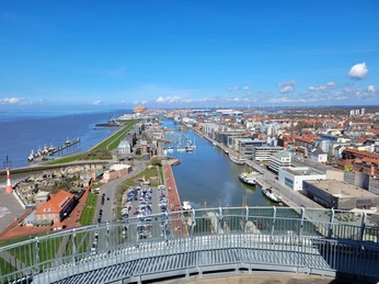 Blick von der Aussichtplattform Sail City auf die Havenwelten Havenwelten von oben