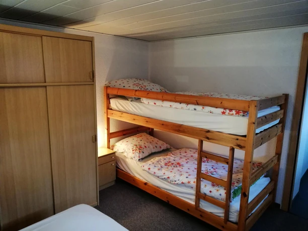 Schlafzimmer 4 Betten